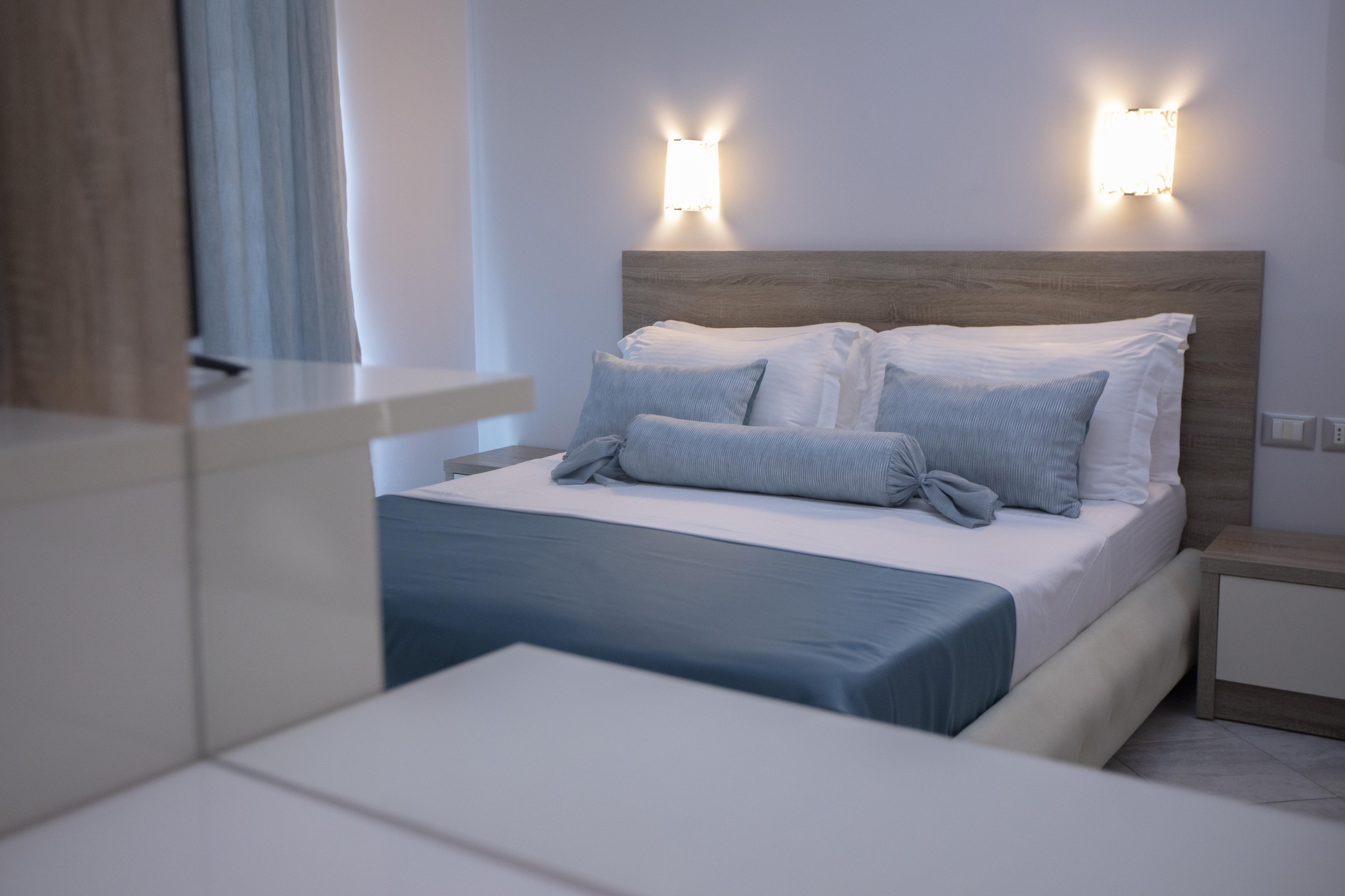 Hotel Oasis Саранда Экстерьер фото