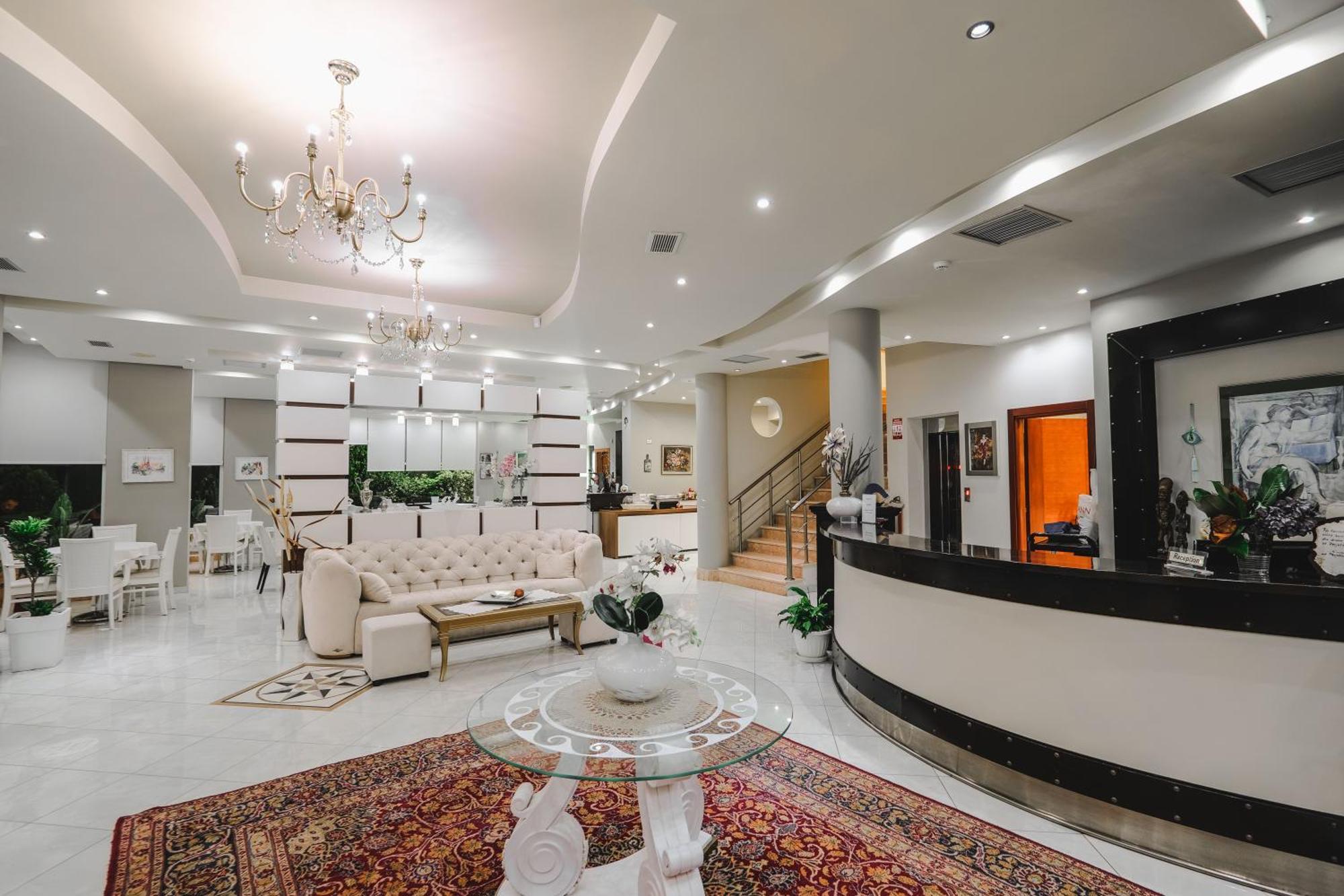 Hotel Oasis Саранда Экстерьер фото