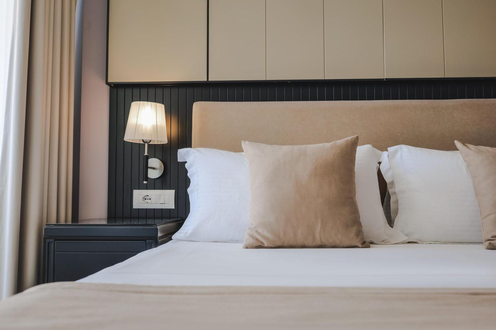 Hotel Oasis Саранда Экстерьер фото